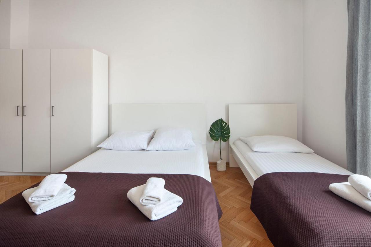 Sleepy3City Apartments 10 Lutego 23 グディニャ エクステリア 写真