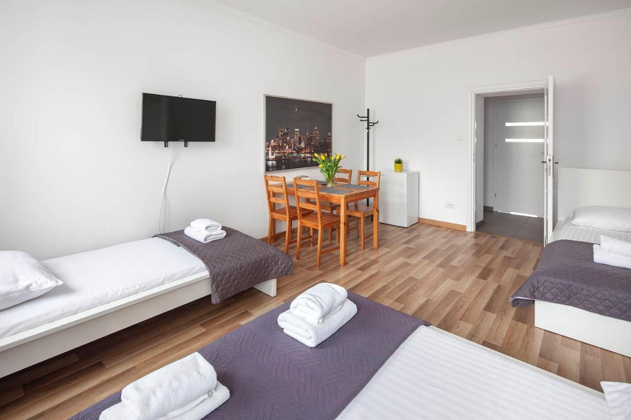 Sleepy3City Apartments 10 Lutego 23 グディニャ エクステリア 写真