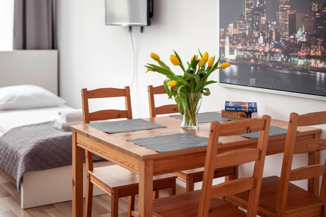 Sleepy3City Apartments 10 Lutego 23 グディニャ エクステリア 写真