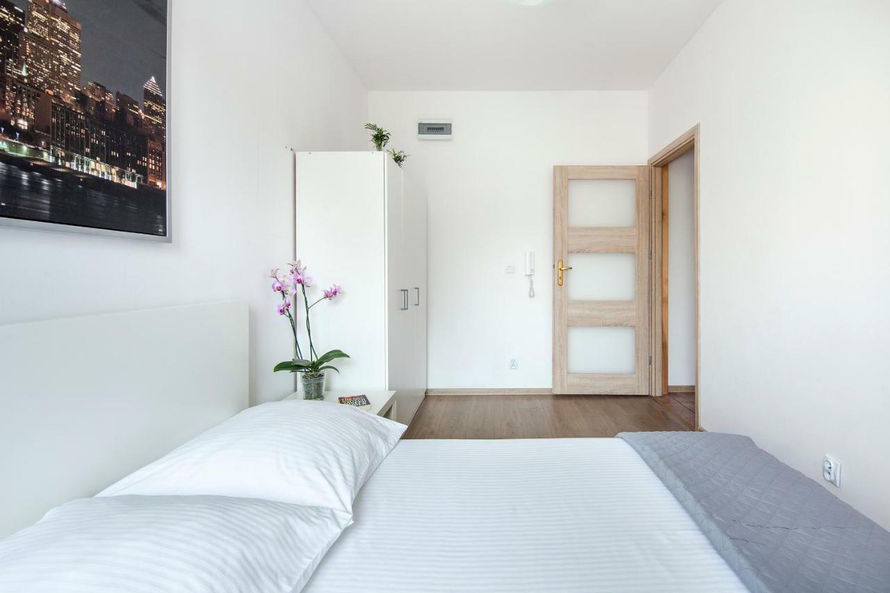 Sleepy3City Apartments 10 Lutego 23 グディニャ エクステリア 写真