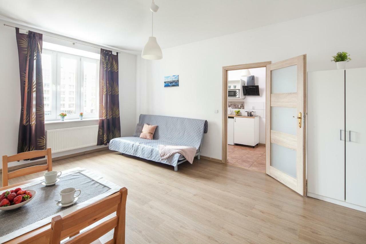 Sleepy3City Apartments 10 Lutego 23 グディニャ エクステリア 写真